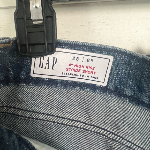 Gap shorts! - Picture 3 of 5